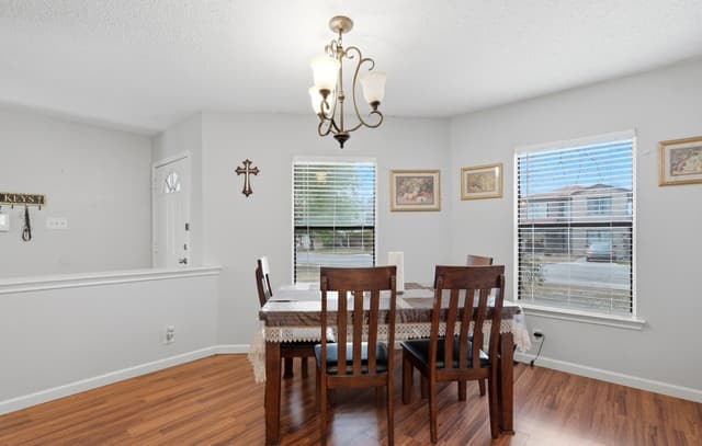 3-bedroom rental at 3518 Cameron Springs in San Antonio, TX — photo 4