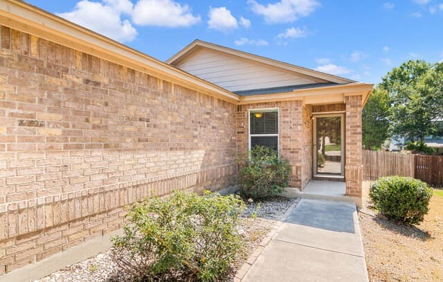 3-bedroom rental at 938 Spello Circle in San Antonio, TX — photo 1