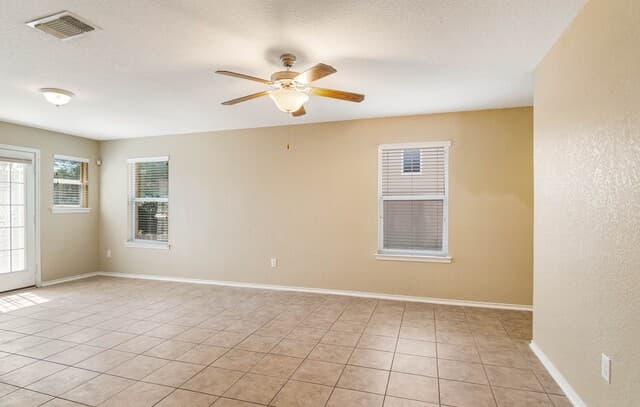 3-bedroom rental at 938 Spello Circle in San Antonio, TX — photo 3