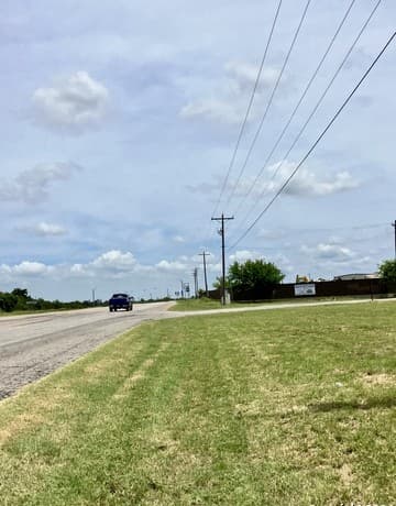 rental at 3768 Highway 281 in Pleasanton, TX — photo 4