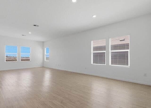 4-bedroom rental at 12914 Rosemary Bnd in St Hedwig, TX — photo 5