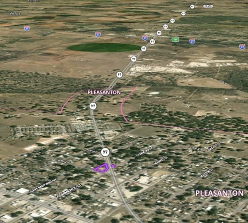 rental at 707 Commerce in Pleasanton, TX — photo 2