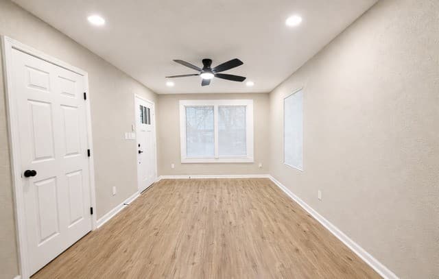 Home for sale at 215 E Lubbock in San Antonio, TX — photo 3