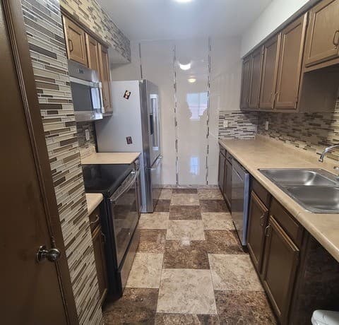 3-bedroom rental at 12020 Maplerock in San Antonio, TX — photo 3