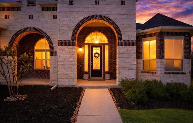 4-bedroom rental at 169 Storm Way in Castroville, TX — photo 4