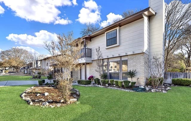 3-bedroom rental at 8542 Timberbriar St in San Antonio, TX — photo 2