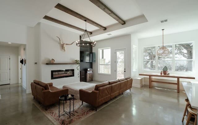 3-bedroom rental at 103 Cascada in Spring Branch, TX — photo 3