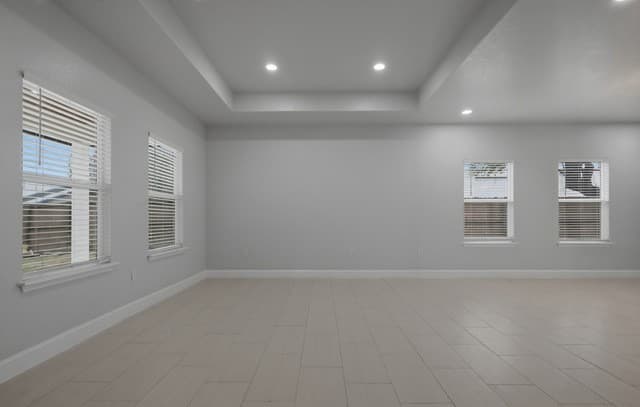 4-bedroom rental at 1635 E Chavaneaux in San Antonio, TX — photo 5