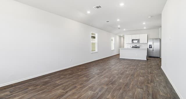 4-bedroom rental at 10762 Dazzle in San Antonio, TX — photo 5