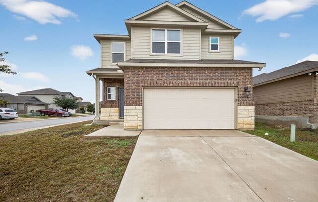 3-bedroom rental at 13003 Lineberry Ln in St Hedwig, TX — photo 1
