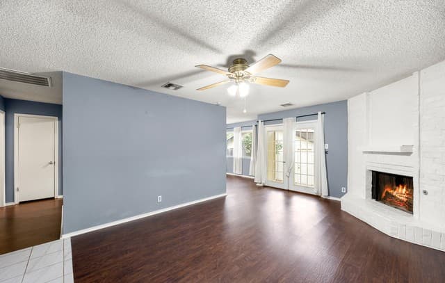 2-bedroom rental at 9334 Dover Rdg in San Antonio, TX — photo 1