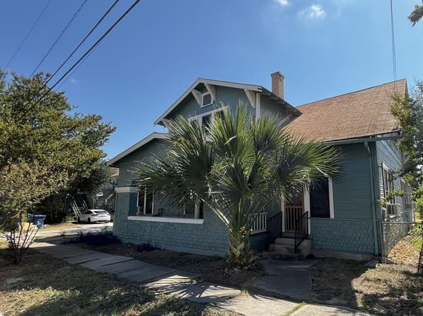 rental at 520 Paschal in San Antonio, TX — photo 2