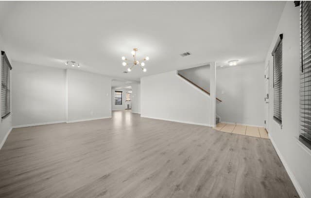 4-bedroom rental at 902 Magnolia Bend in San Antonio, TX — photo 3