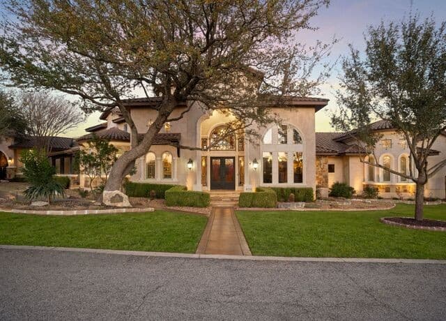 5-bedroom rental at 8730 Terra Gate in San Antonio, TX — photo 1
