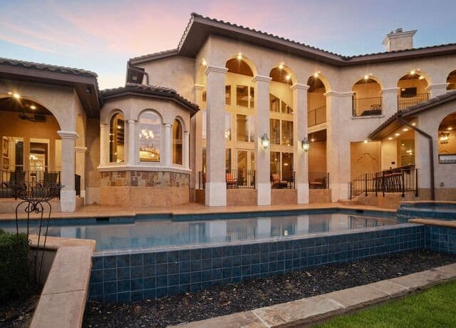 5-bedroom rental at 8730 Terra Gate in San Antonio, TX — photo 2