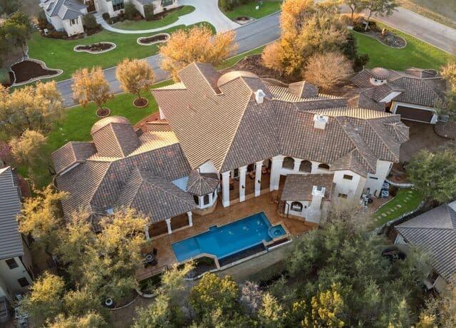5-bedroom rental at 8730 Terra Gate in San Antonio, TX — photo 5