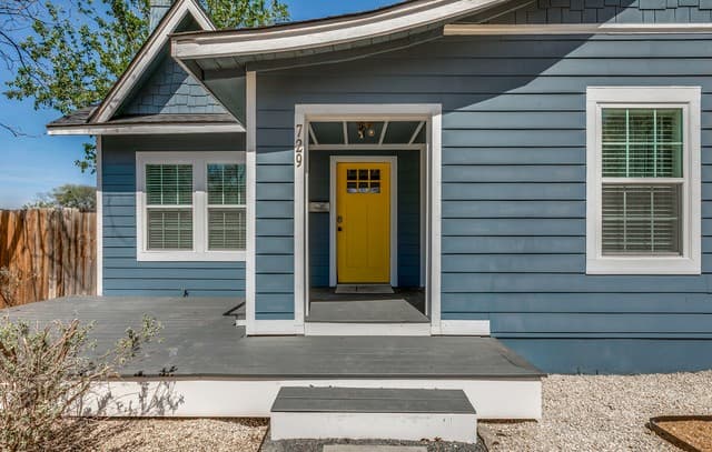 3-bedroom rental at 729 W Kings Hwy in San Antonio, TX — photo 3