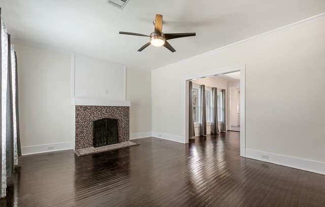 3-bedroom rental at 729 W Kings Hwy in San Antonio, TX — photo 4
