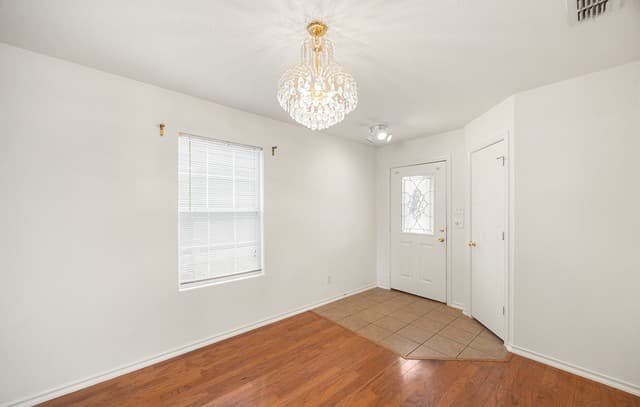 3-bedroom rental at 5415 Burgate Farm in San Antonio, TX — photo 2
