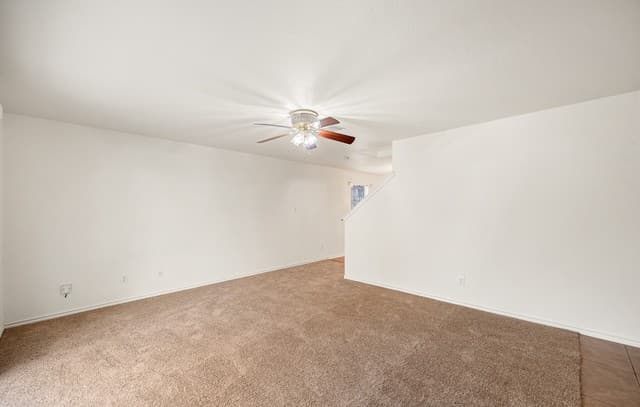 3-bedroom rental at 5415 Burgate Farm in San Antonio, TX — photo 5