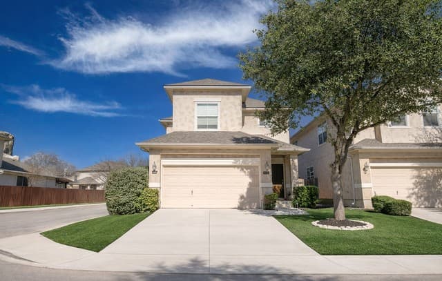3-bedroom rental at 6913 Abbey Falls in San Antonio, TX — photo 1
