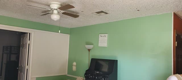 4-bedroom rental at 8322 Charger in San Antonio, TX — photo 4