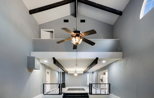 6-bedroom rental at 5318 Costa Mesa in San Antonio, TX — photo 1