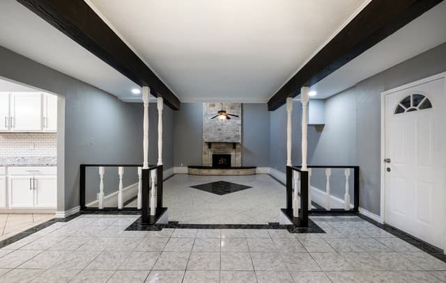 6-bedroom rental at 5318 Costa Mesa in San Antonio, TX — photo 4