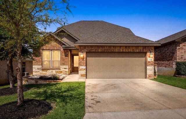 4-bedroom rental at 6151 Akin Elm in San Antonio, TX — photo 1