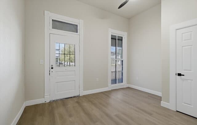 5-bedroom rental at 530 E Carson St in San Antonio, TX — photo 5