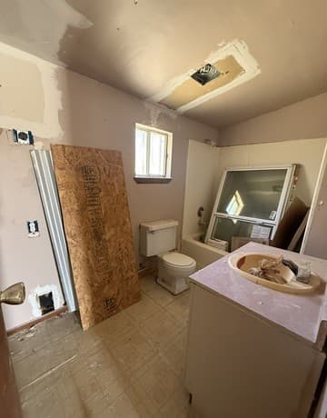 2-bedroom rental at 613 VFW Blvd. in San Antonio, TX — photo 5
