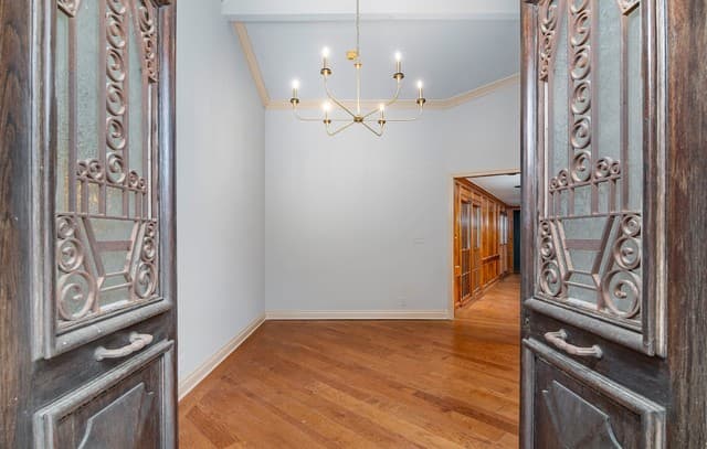 6-bedroom rental at 6 Lazy Lane in San Antonio, TX — photo 3