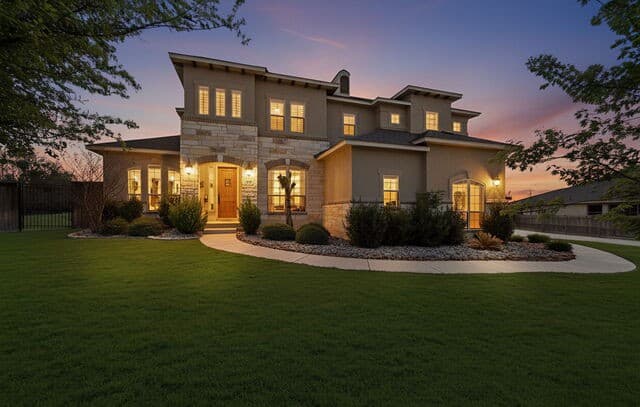 4-bedroom rental at 107 Lilly Blf in Castroville, TX — photo 1