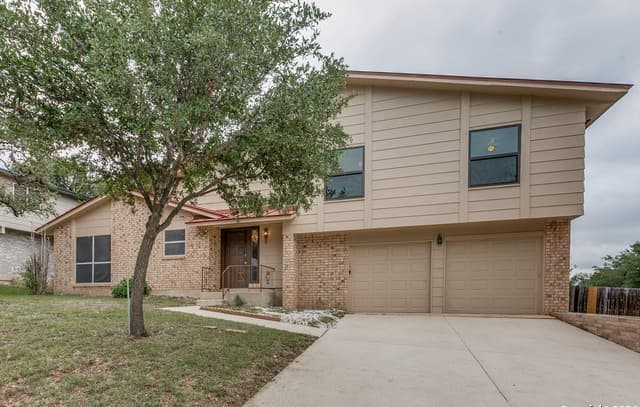3-bedroom rental at 8503 Ridge Stone St in San Antonio, TX — photo 3