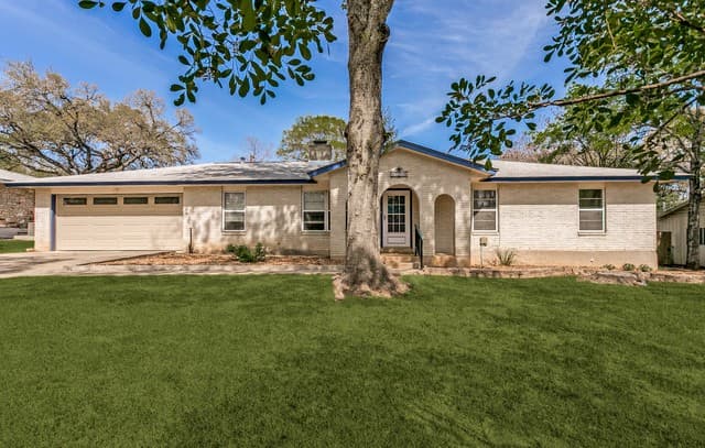 3-bedroom rental at 17218 Happy Hollow in San Antonio, TX — photo 1