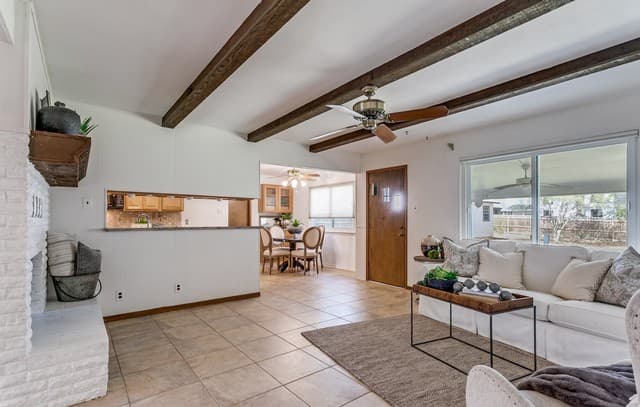 3-bedroom rental at 17218 Happy Hollow in San Antonio, TX — photo 3
