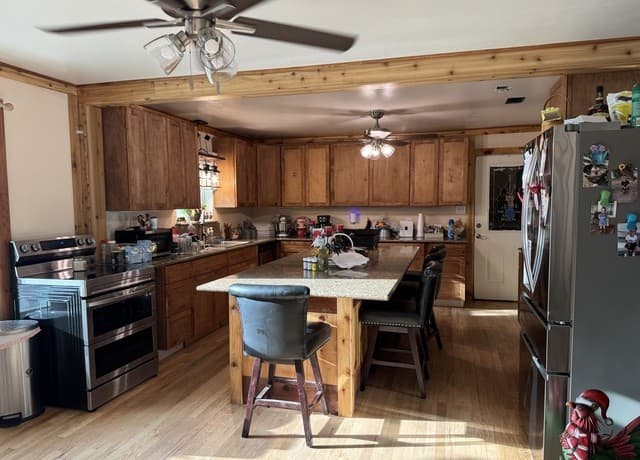 2-bedroom rental at 406 Goliad in Runge, TX — photo 5
