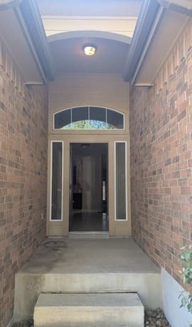 3-bedroom rental at 8203 Mystic Chase in Boerne, TX — photo 2