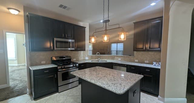 3-bedroom rental at 8203 Mystic Chase in Boerne, TX — photo 4