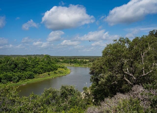 5-bedroom rental at 209 River Cliff Place in Spring Branch, TX — photo 5