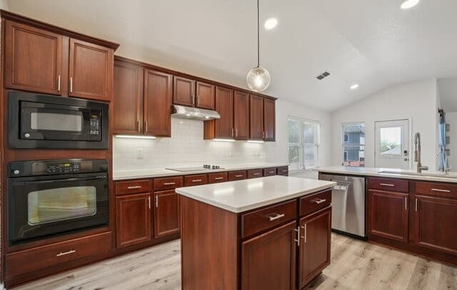 3-bedroom rental at 450 Turnberry in Cibolo, TX — photo 2