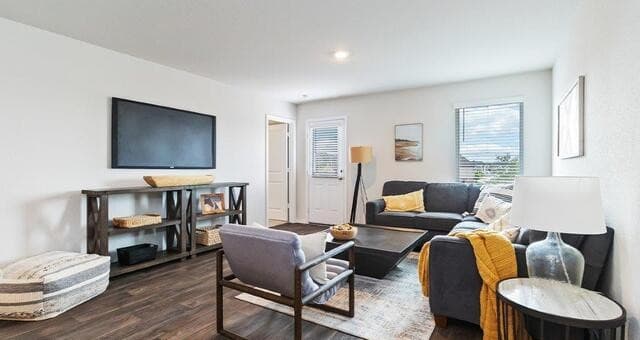 3-bedroom rental at 16052 Mahogany Way in Elmendorf, TX — photo 5