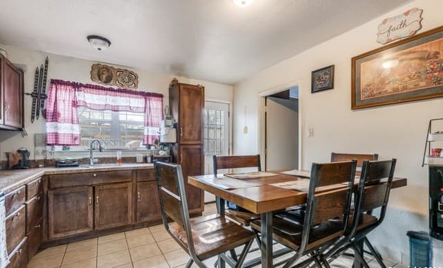 4-bedroom rental at 6715 Pleasant Oak in San Antonio, TX — photo 2