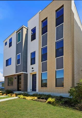 3-bedroom rental at 7924 Kennedy Hill Unit 2 in San Antonio, TX — photo 2