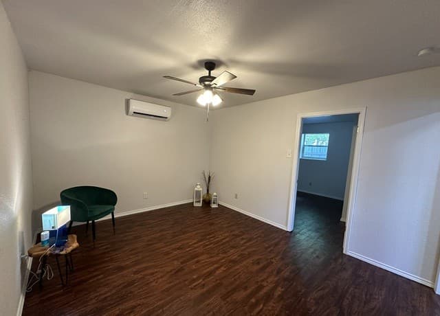 2-bedroom rental at 1619 Nolan Unit B in San Antonio, TX — photo 3