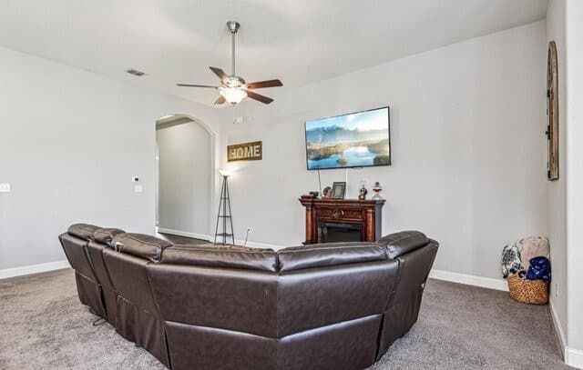 4-bedroom rental at 131 Dovetail in Boerne, TX — photo 4