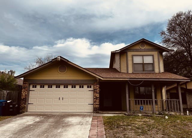 3-bedroom rental at 13026 Feather Ridge in San Antonio, TX — photo 1