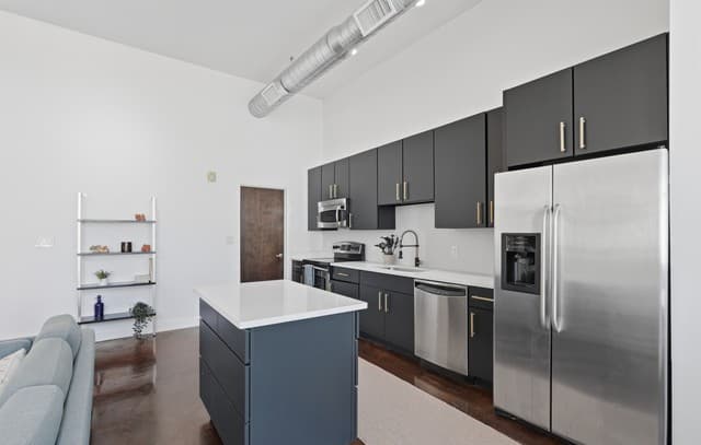 1-bedroom rental at 831 S Flores Unit 3114 in San Antonio, TX — photo 5