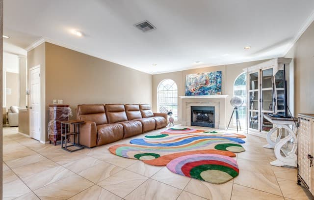 5-bedroom rental at 522 Chardonnet in San Antonio, TX — photo 5