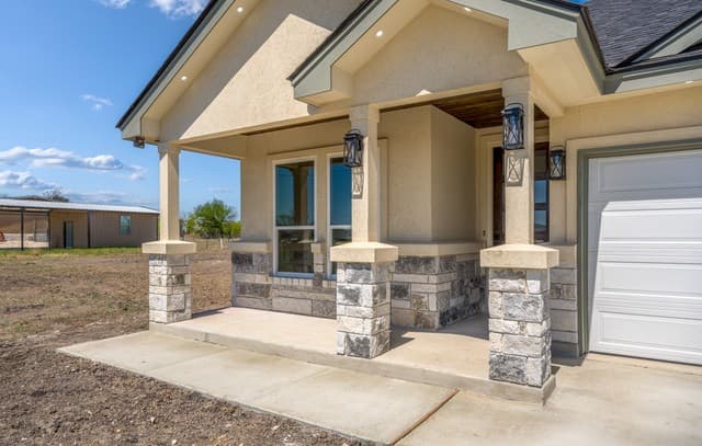 4-bedroom rental at 12623 Toro Drive in Atascosa, TX — photo 2
